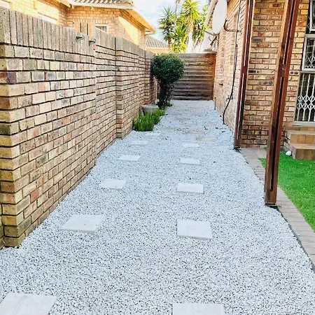 Luxury Modern Home Port Elizabeth Exterior photo
