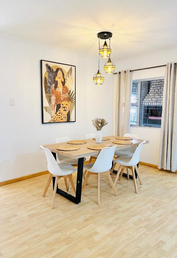 Luxury Modern Villa Port Elizabeth